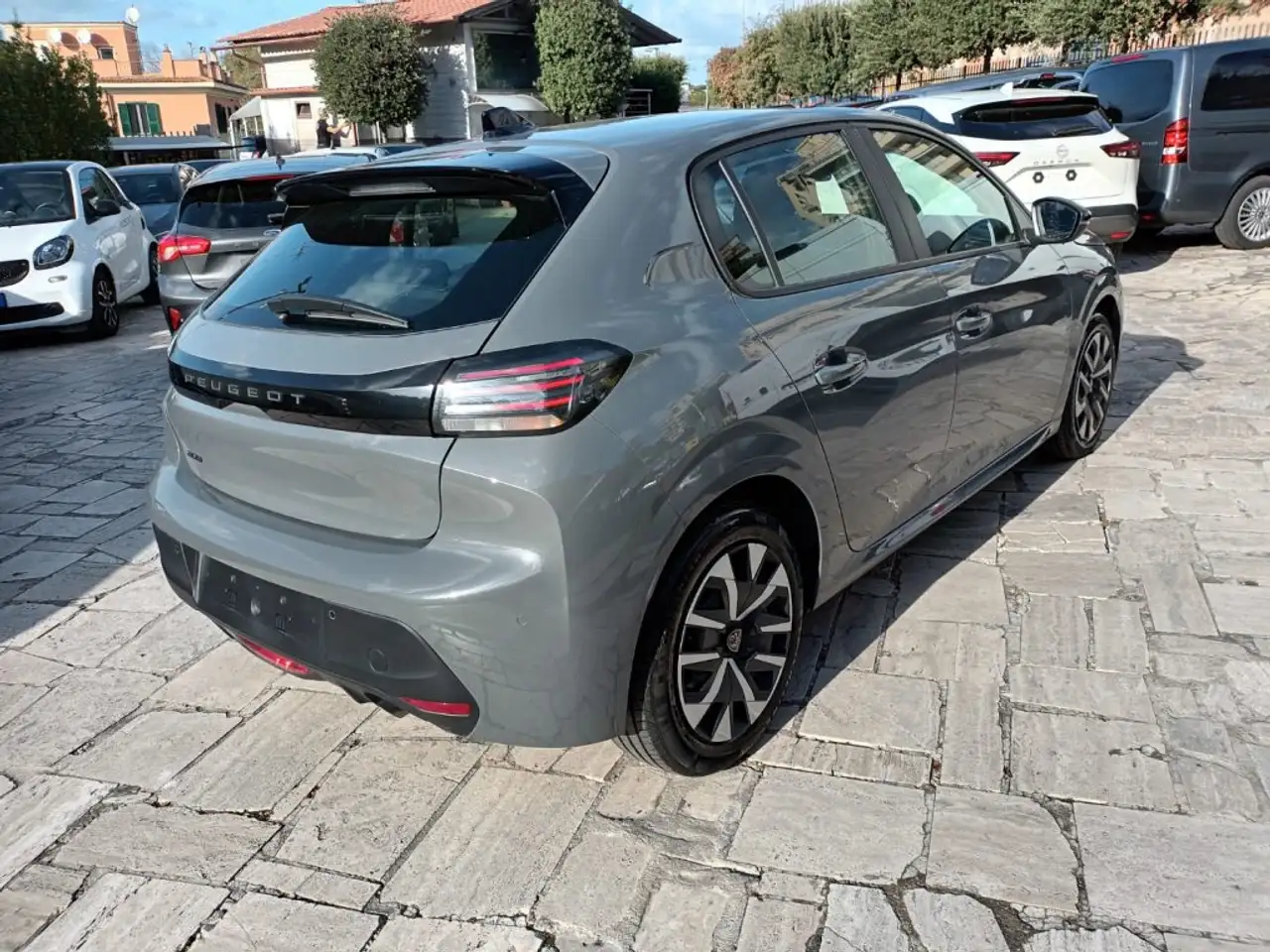 Peugeot 208 1200 PURETECH ACTIVE 100CV NAV LED PDC 3