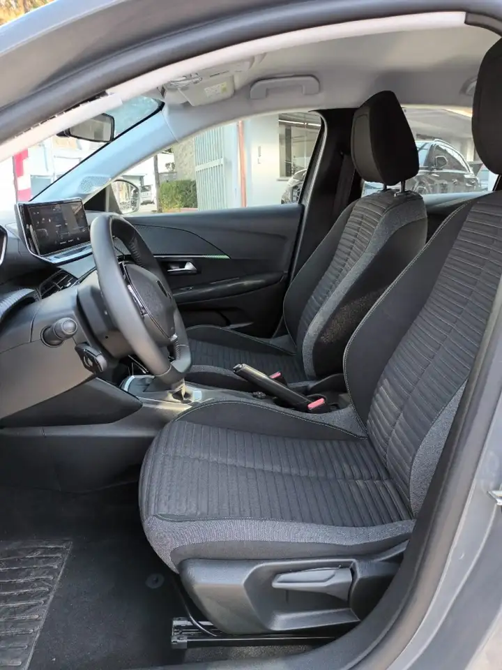 Peugeot 208 1200 PURETECH ACTIVE 100CV NAV LED PDC 5