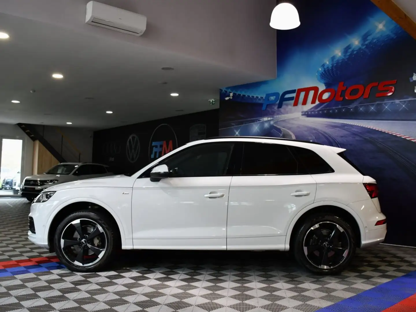 Audi Q5 S-Line 40 TDI 190 Quattro GPS Virtual Bang Olufsen Vebasto Pré Sense Drive Magnétic Ride Attelage JA 20 Blanc - 2