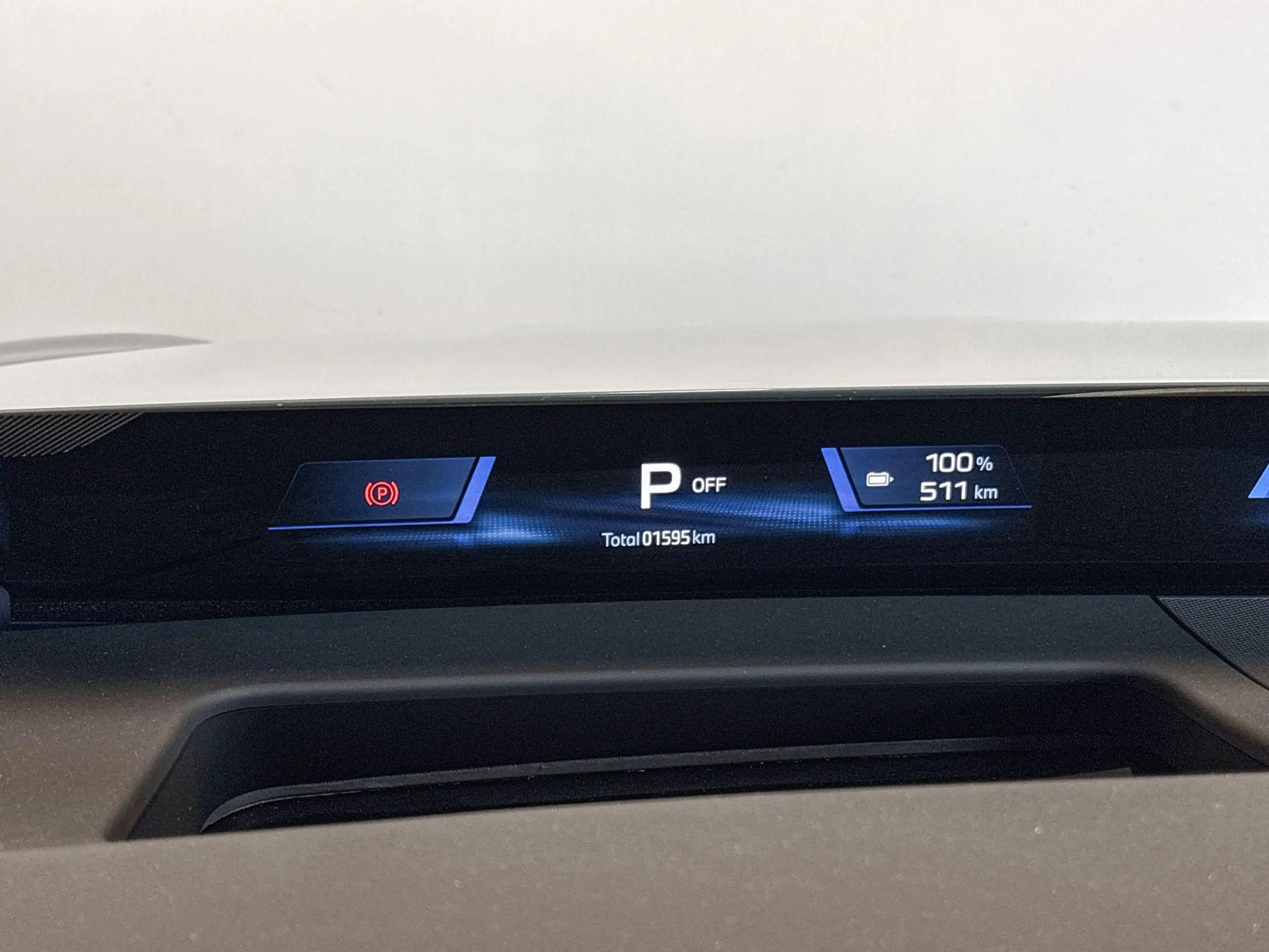 BMW iX3 40 M-sport Pro — photo 13