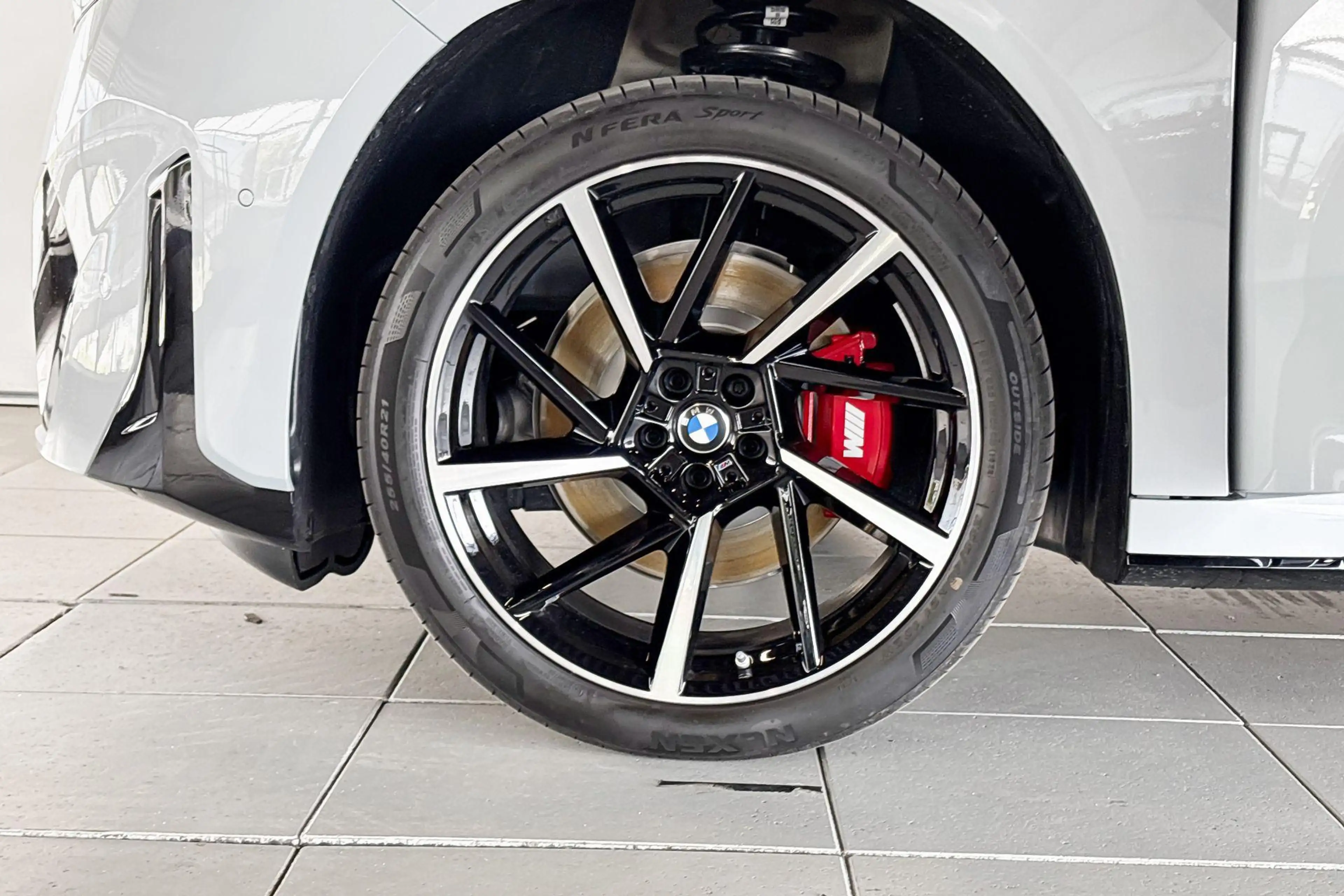 BMW iX3 40 M-sport Pro — photo 4