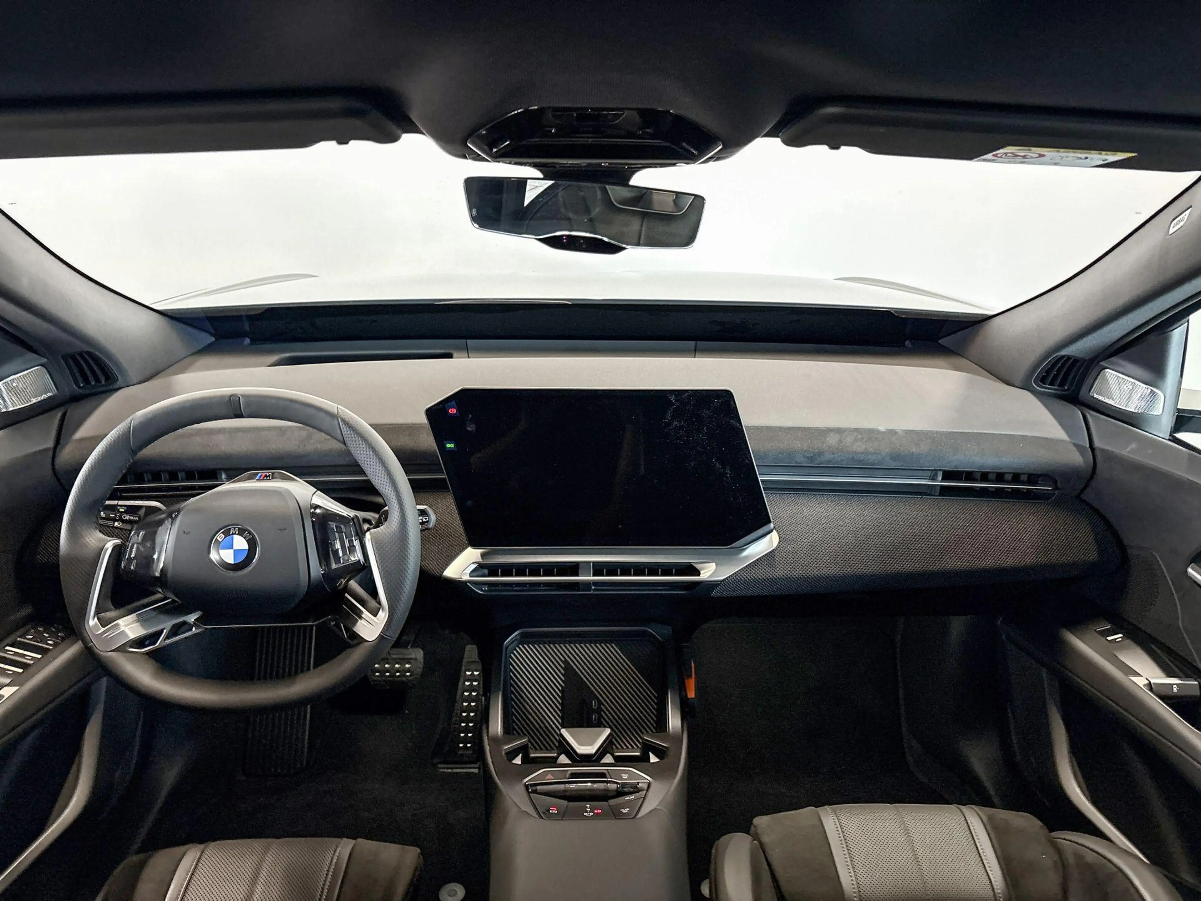 BMW iX3 40 M-sport Pro — photo 11