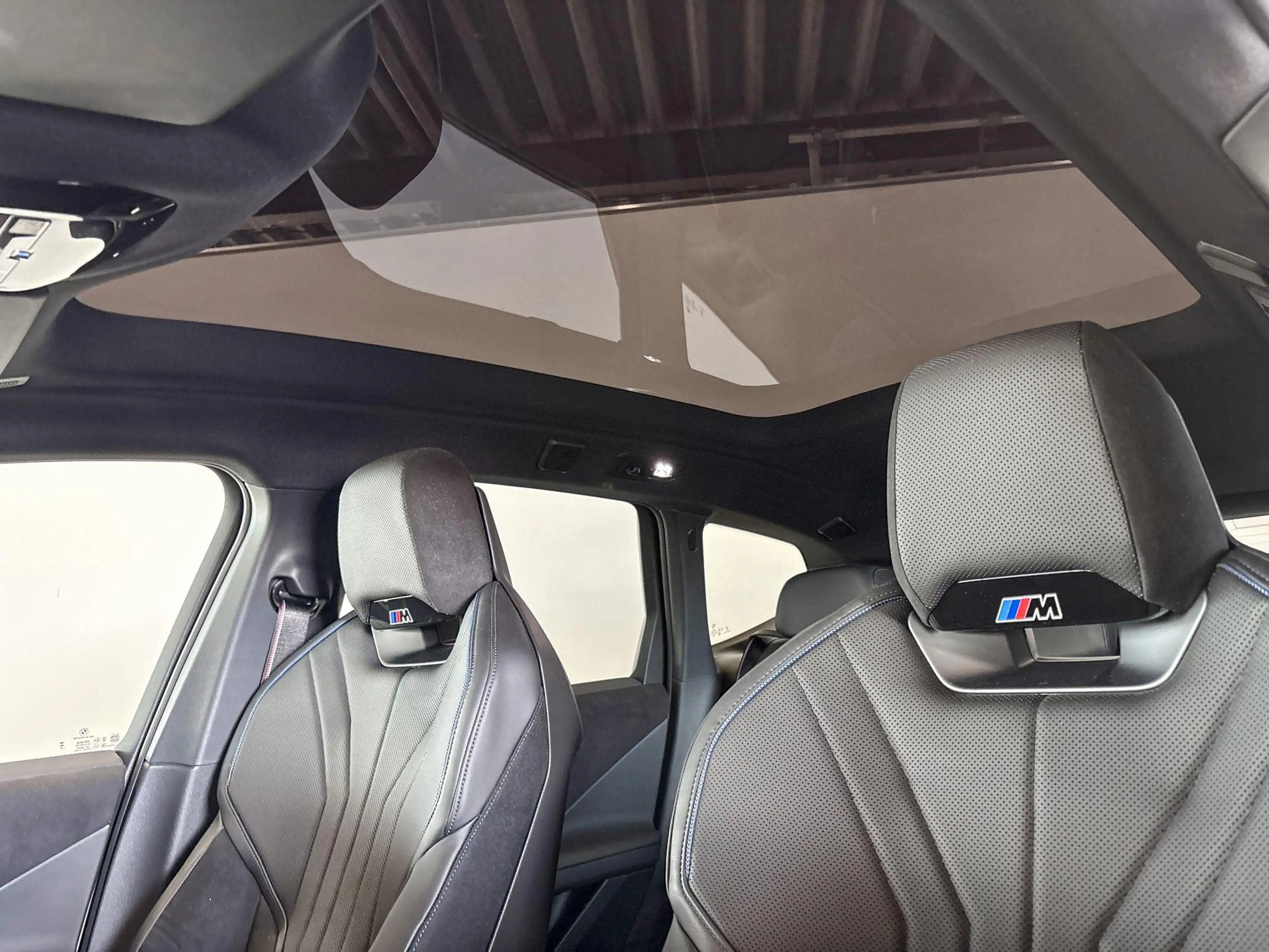 BMW iX3 40 M-sport Pro — photo 10