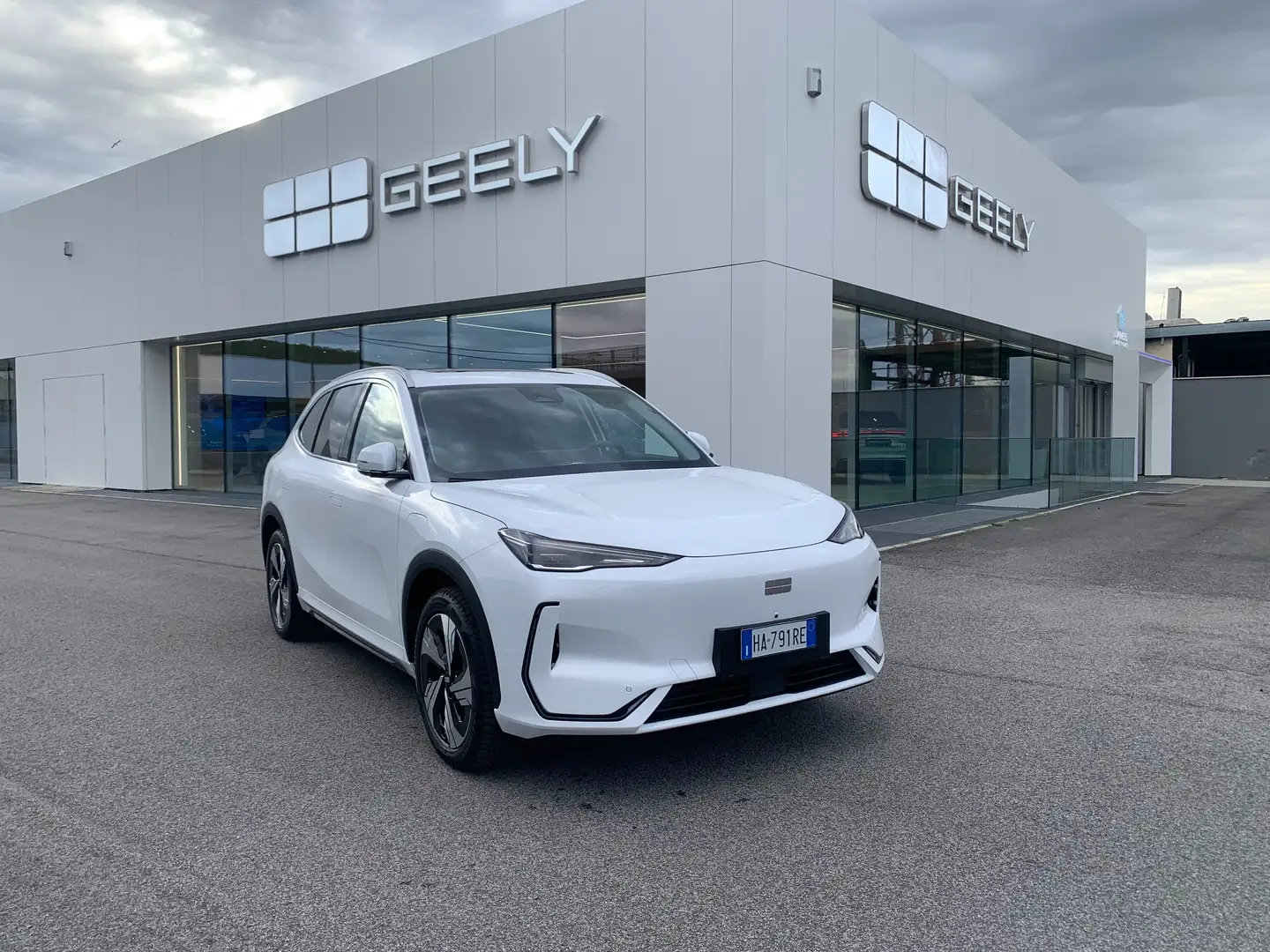 Geely EX5 Launch Edition Weiß - 1