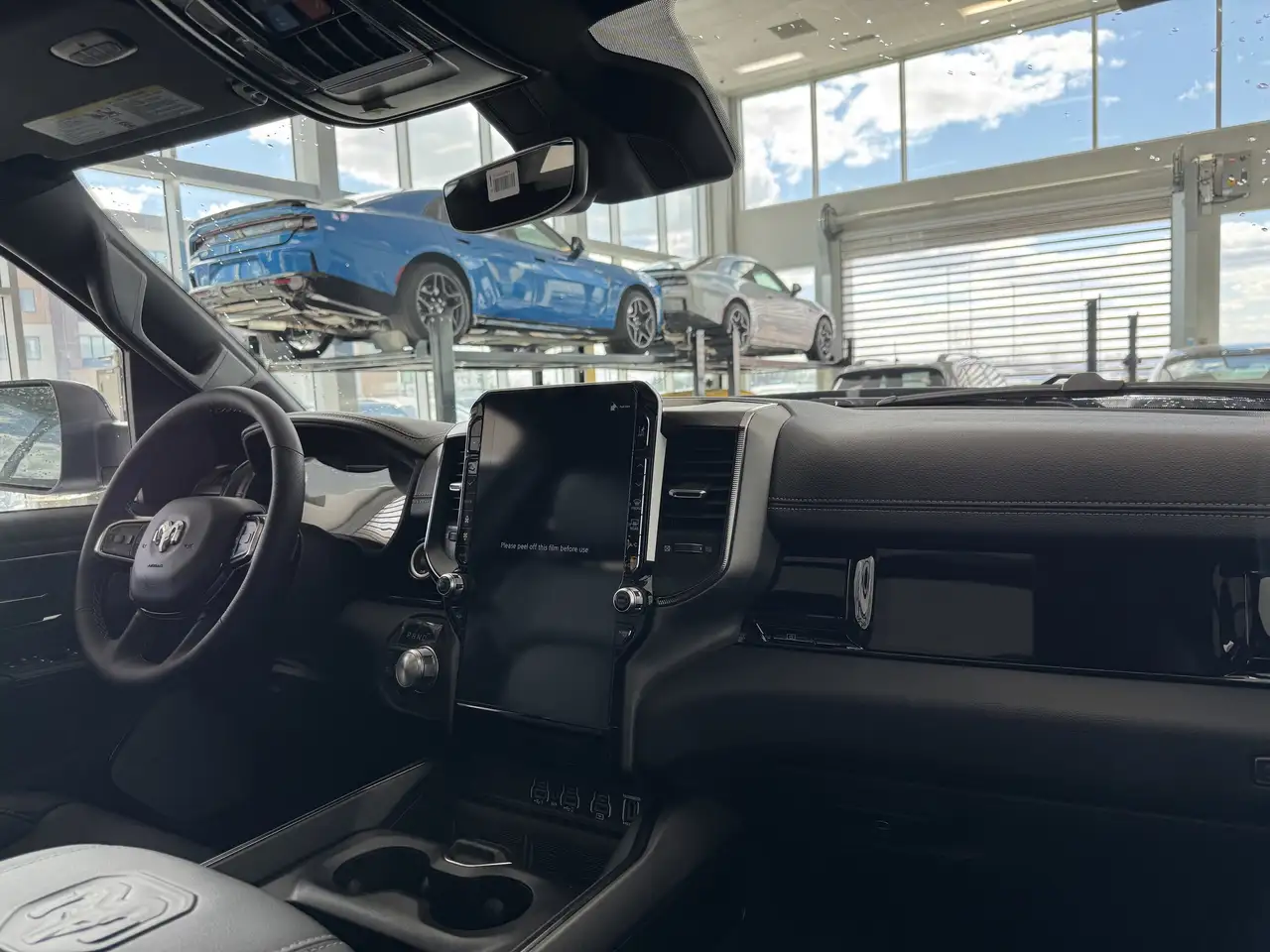 RAM 1500 снимка RAM 1500