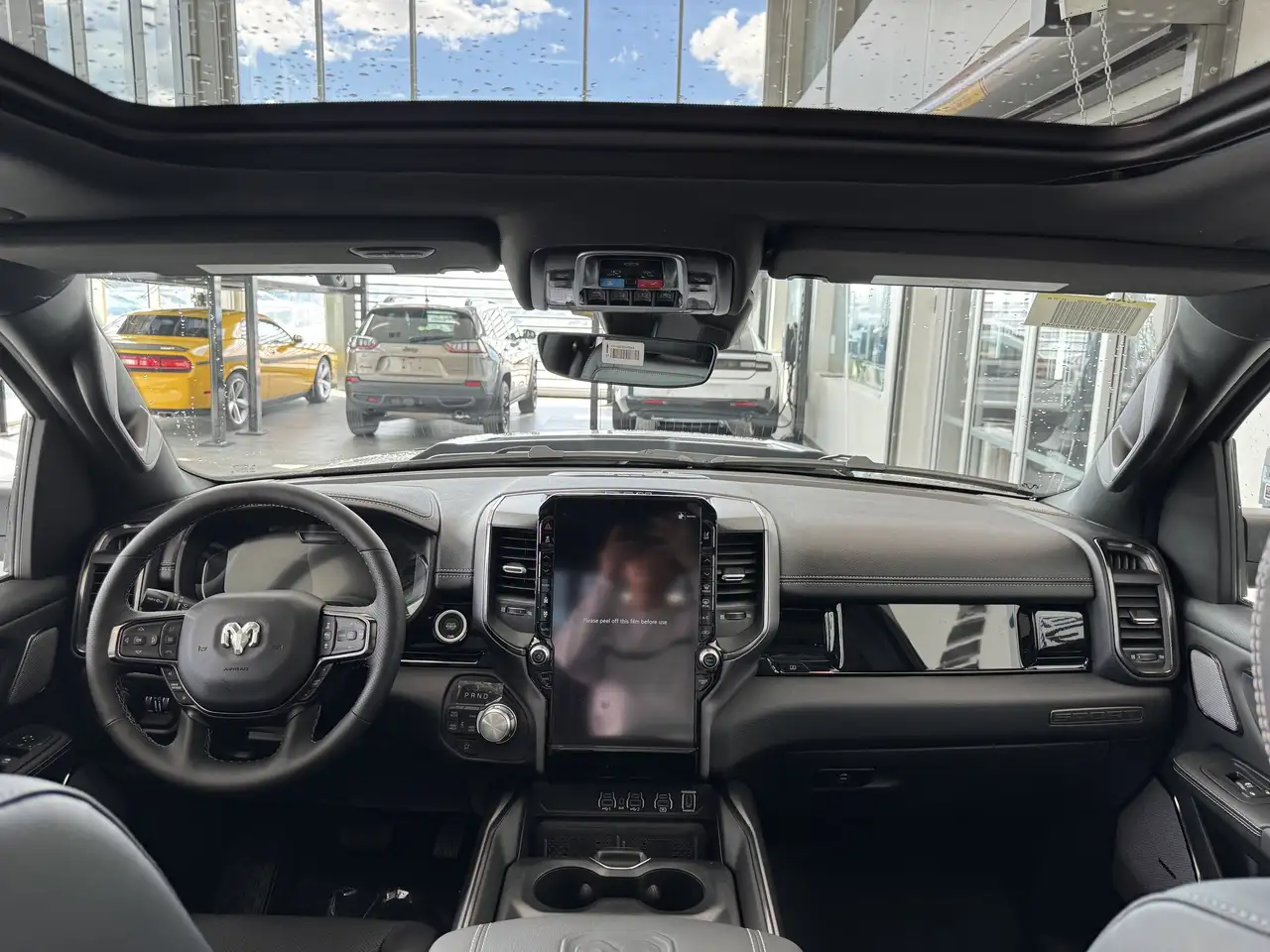 RAM 1500 снимка RAM 1500