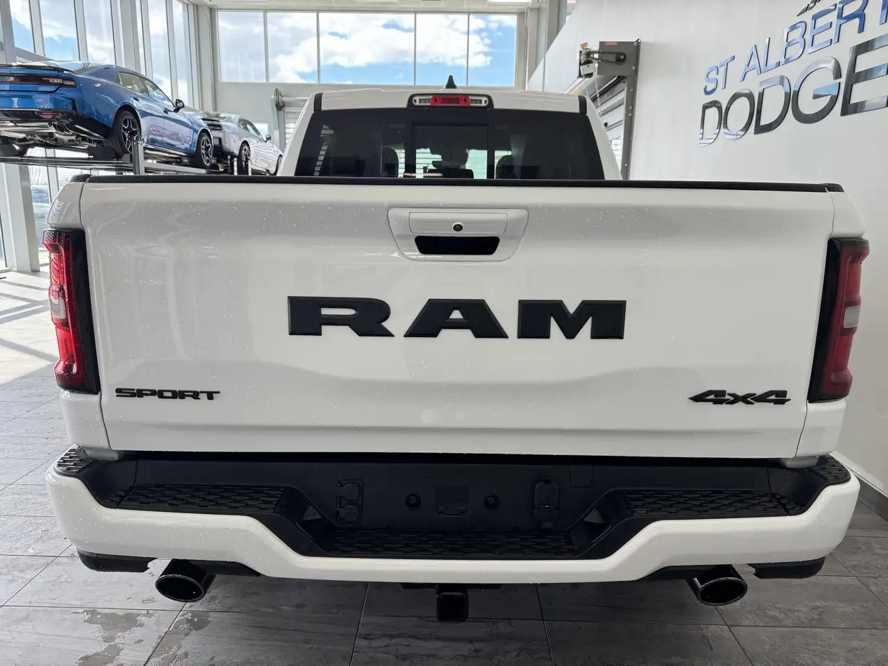 RAM 1500 снимка RAM 1500