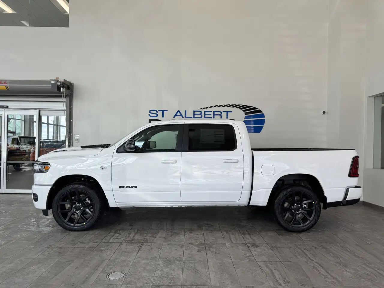 RAM 1500 снимка RAM 1500