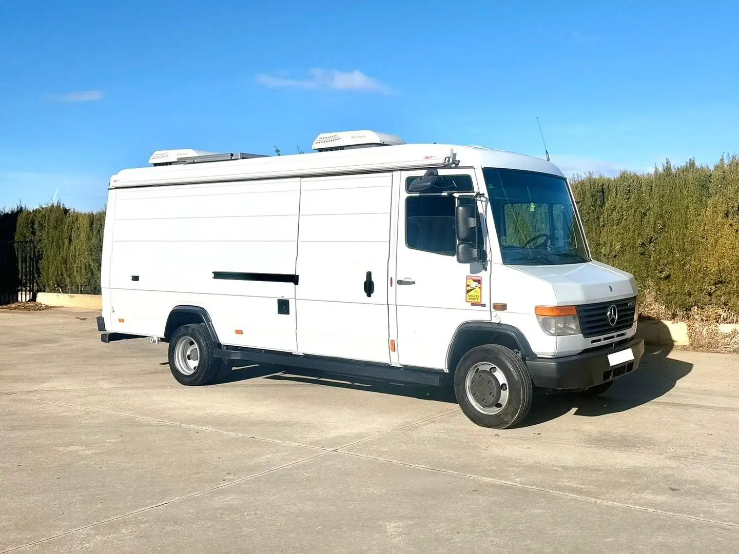 Mercedes-Benz Vario 813D Biały - 1