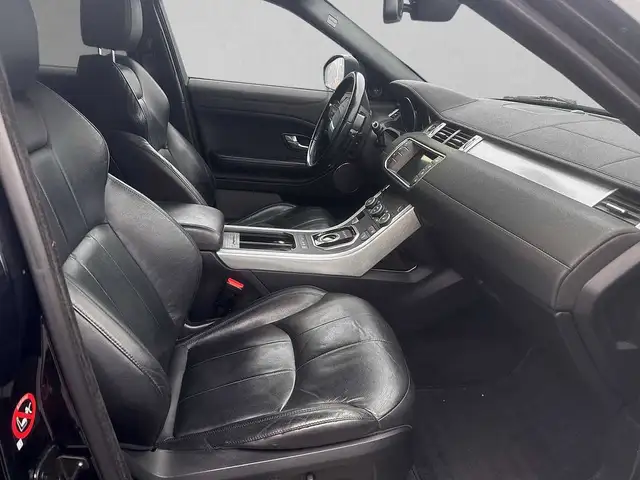 Land Rover Range Rover Evoque view 3