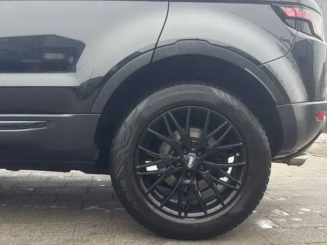 Land Rover Range Rover Evoque view 9
