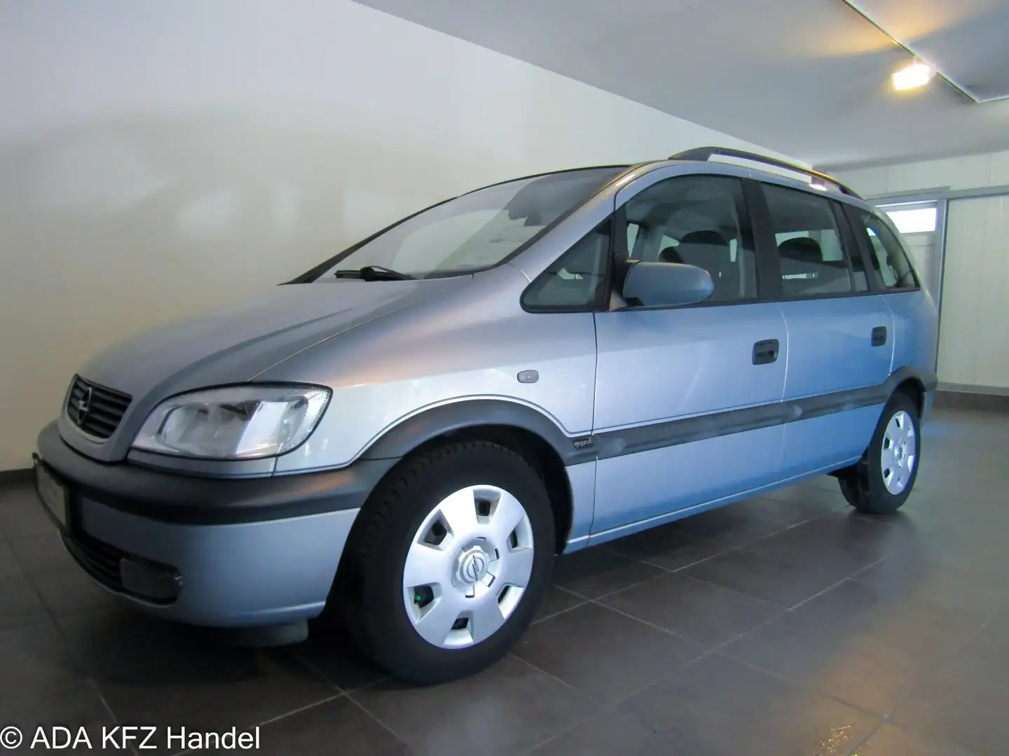 Opel Zafira 1.8 16V Elegance,7 Sitze,Klima,Automatik Grau - 2