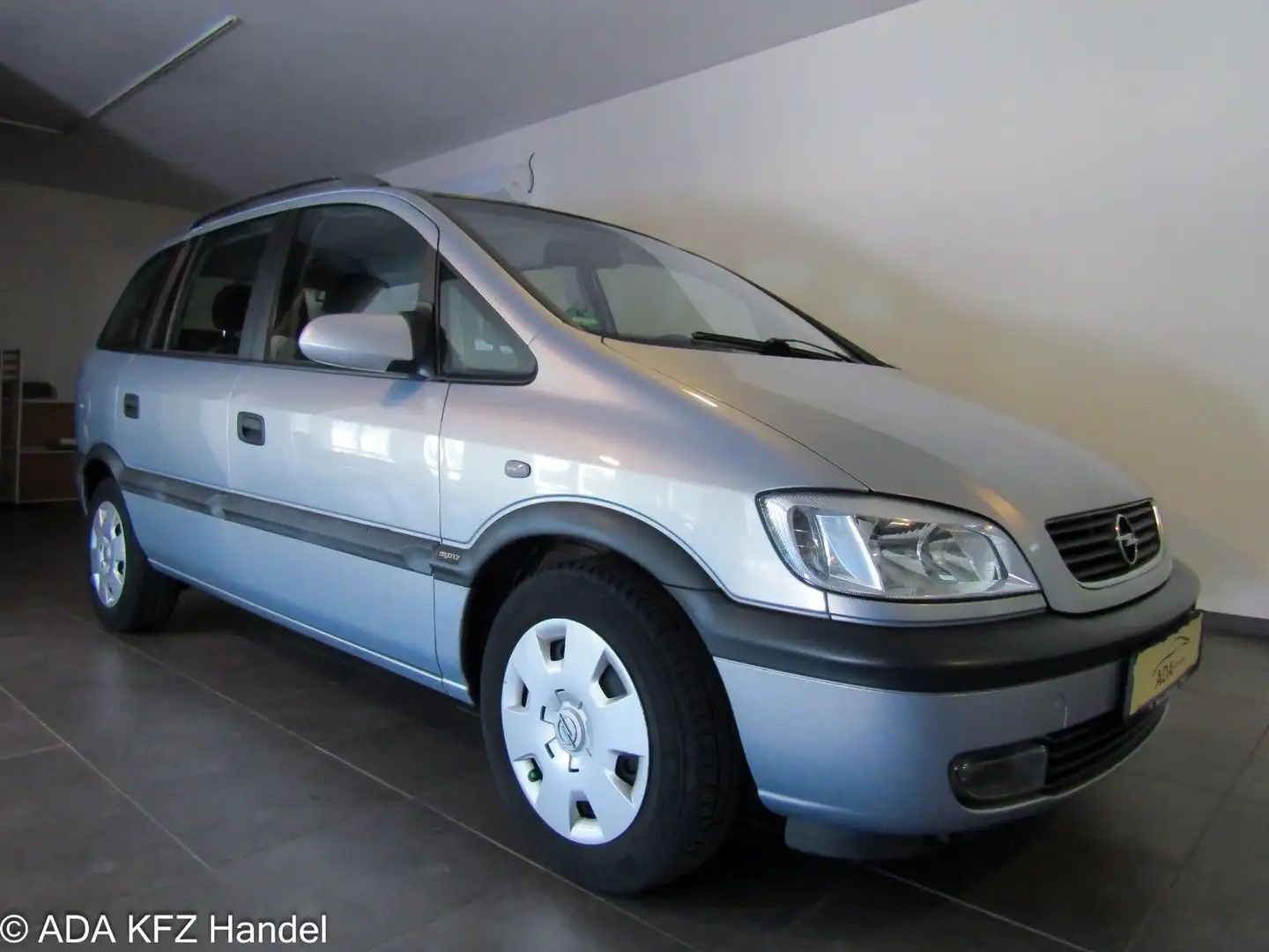 Opel Zafira 1.8 16V Elegance,7 Sitze,Klima,Automatik Grau - 1