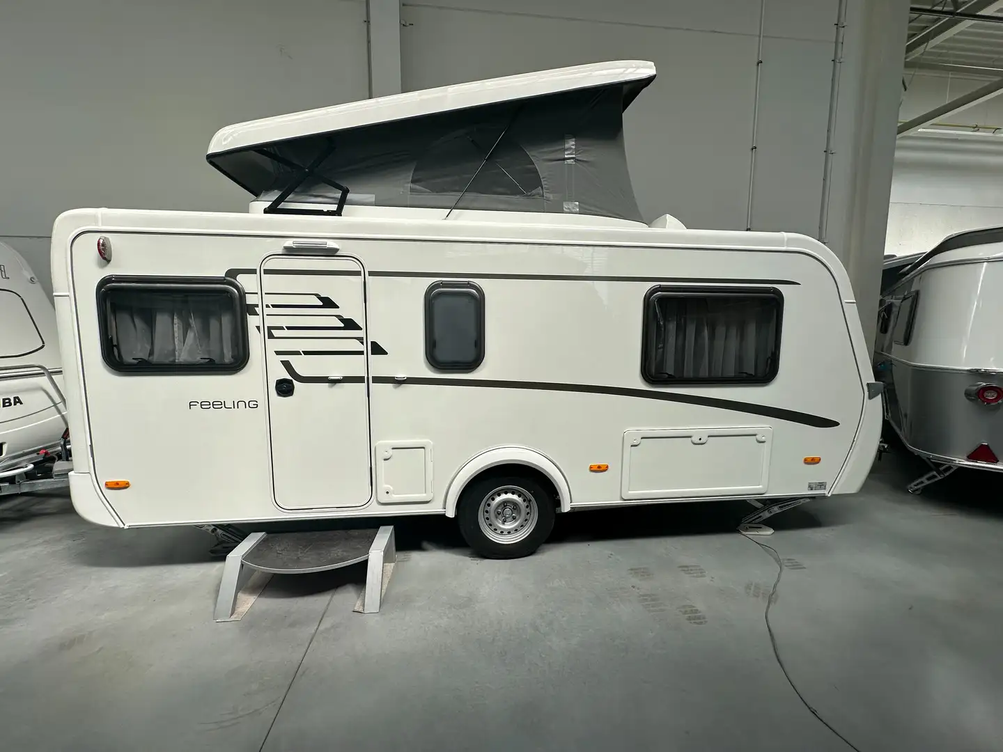 Hymer/Eriba Feeling 470 Blanc - 1