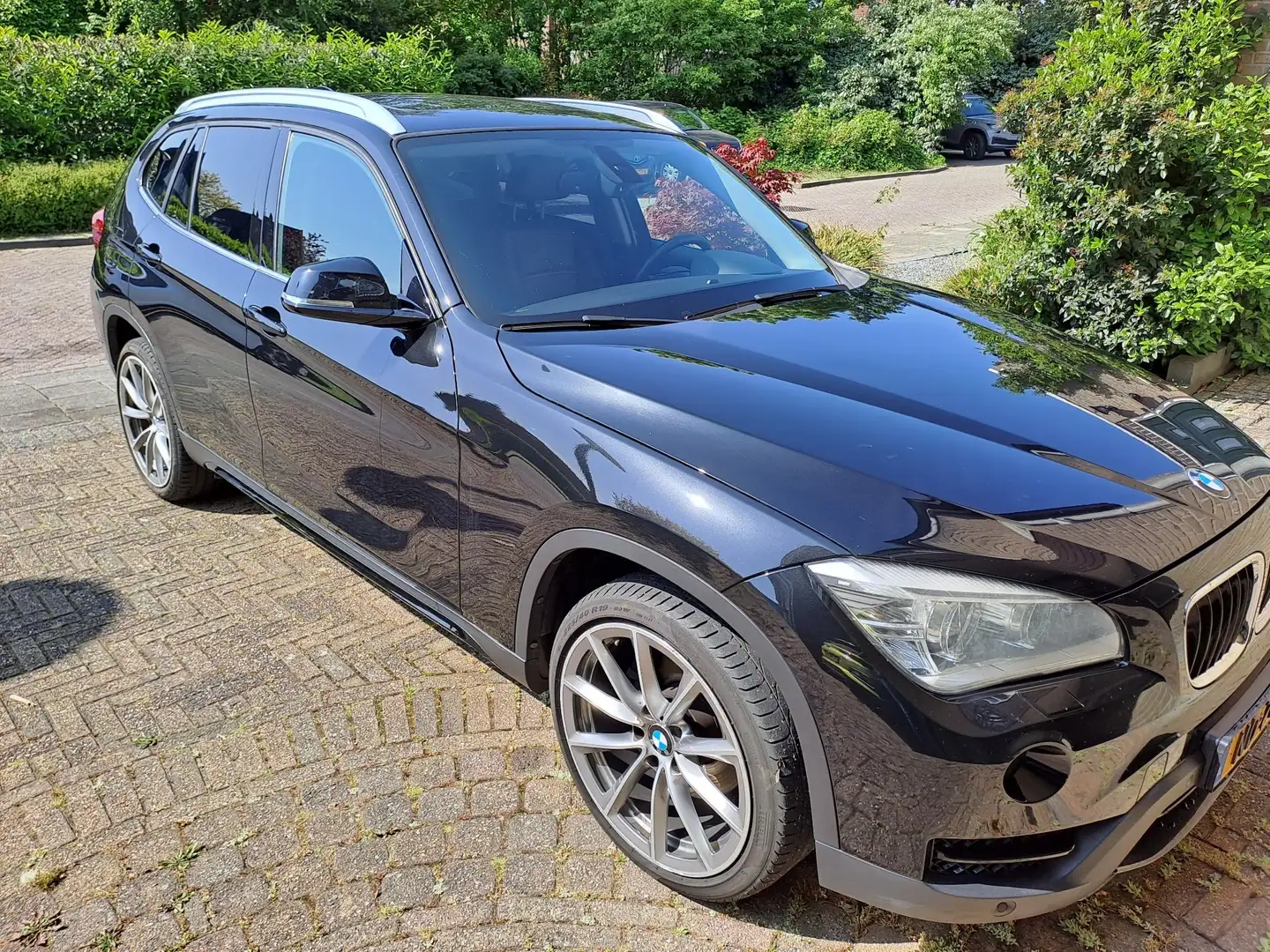 BMW X1 High Exec. Zwart - 1