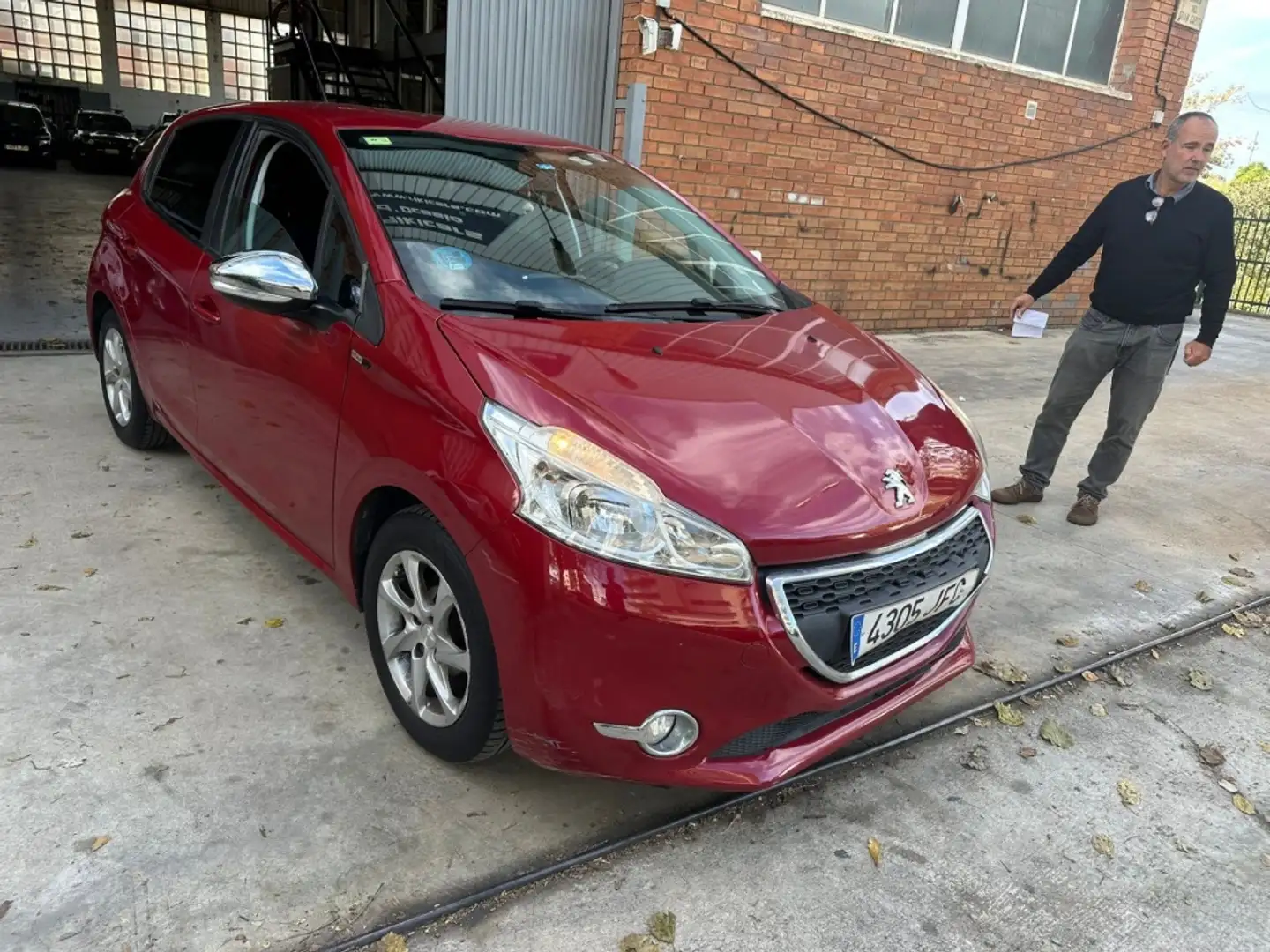 Peugeot 208 1.2 PureTech Active 82 Burdeos - 2
