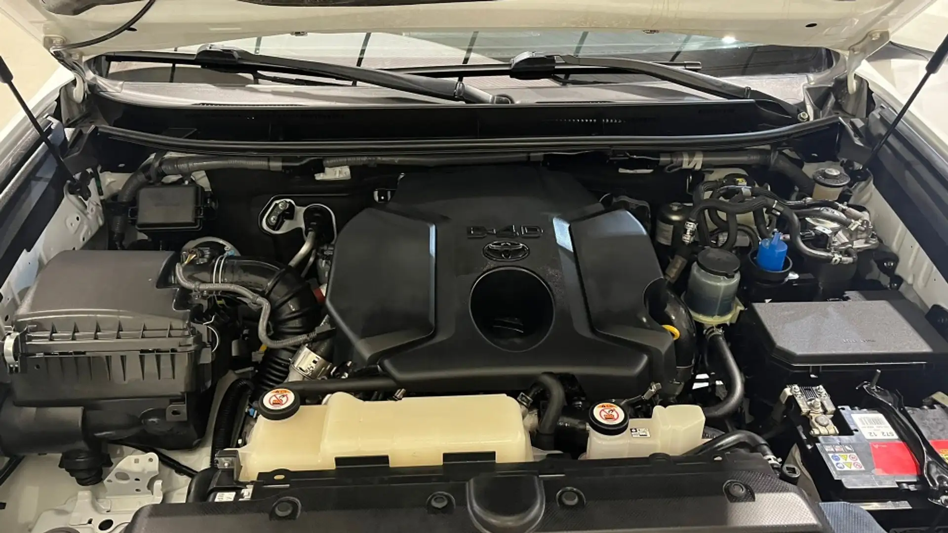 Toyota Land Cruiser D-4D GX Blanc - 2