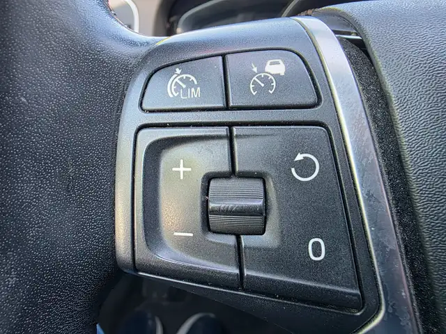 Volvo V60 Cross Country view 17