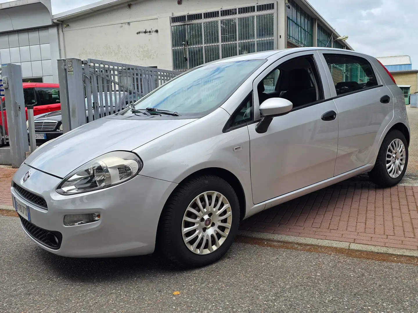 Fiat Punto 5p 1.4 EasyPower Lounge GPL OK NEOPATENTATI Ezüst - 2