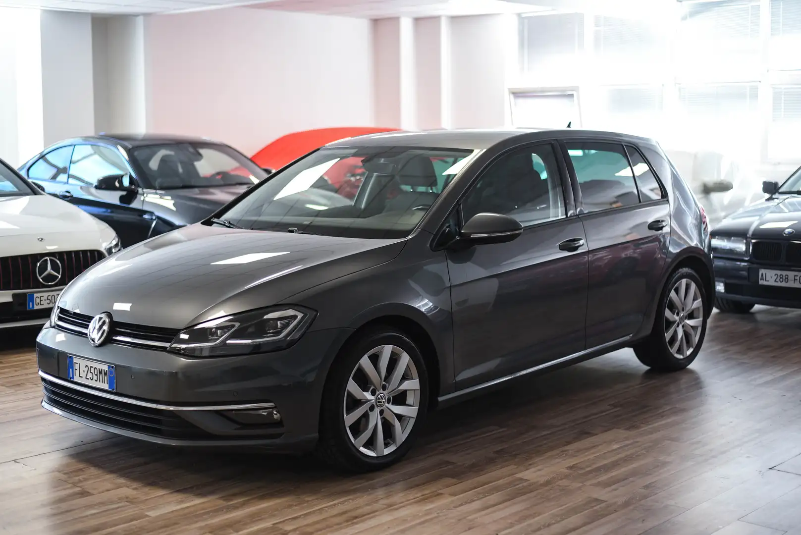 Volkswagen Golf 5p 2.0 tdi Sport 150cv dsg Beige - 1