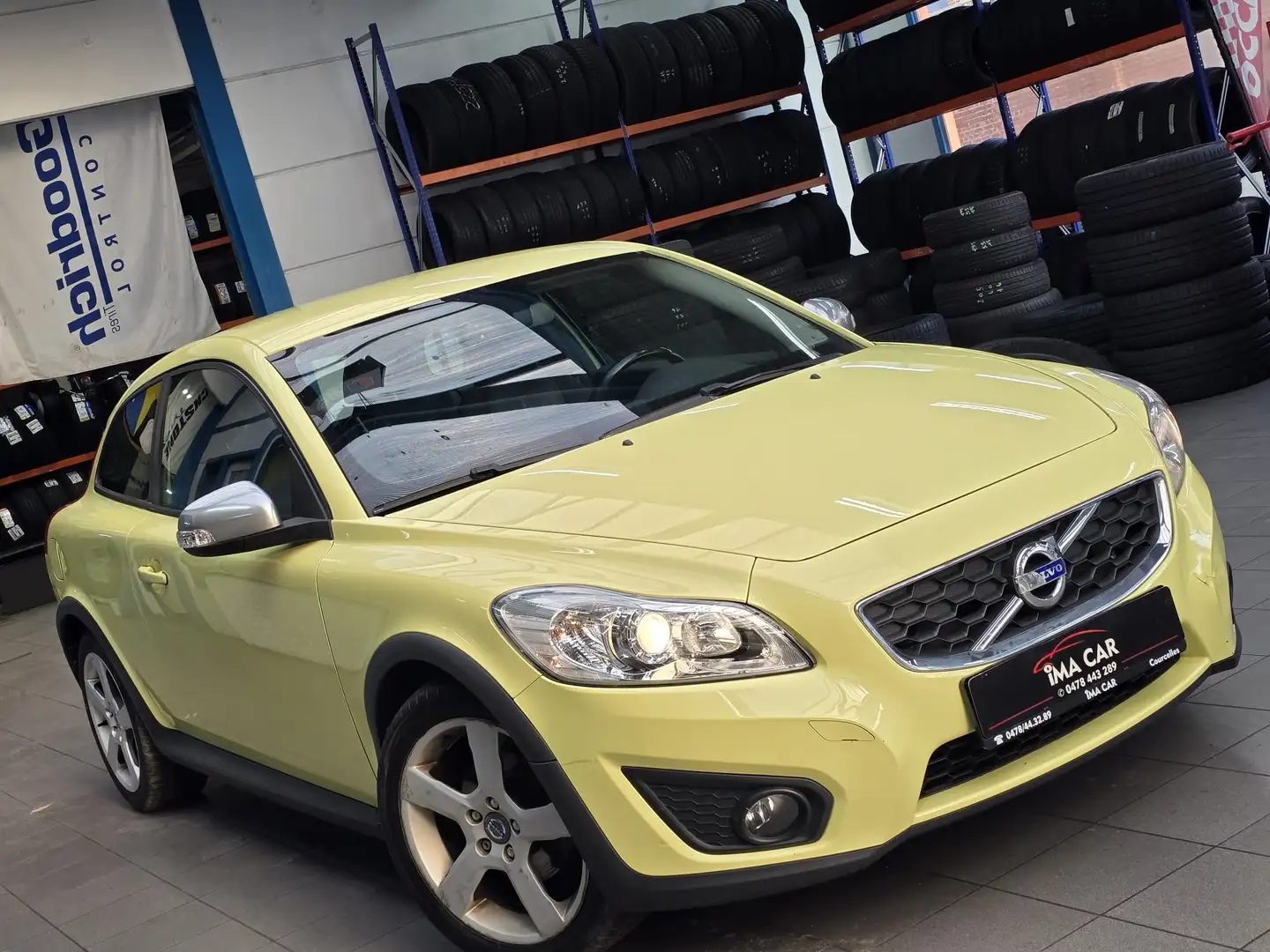 Volvo C30 C30 1.6 D2 R-design Gelb - 1