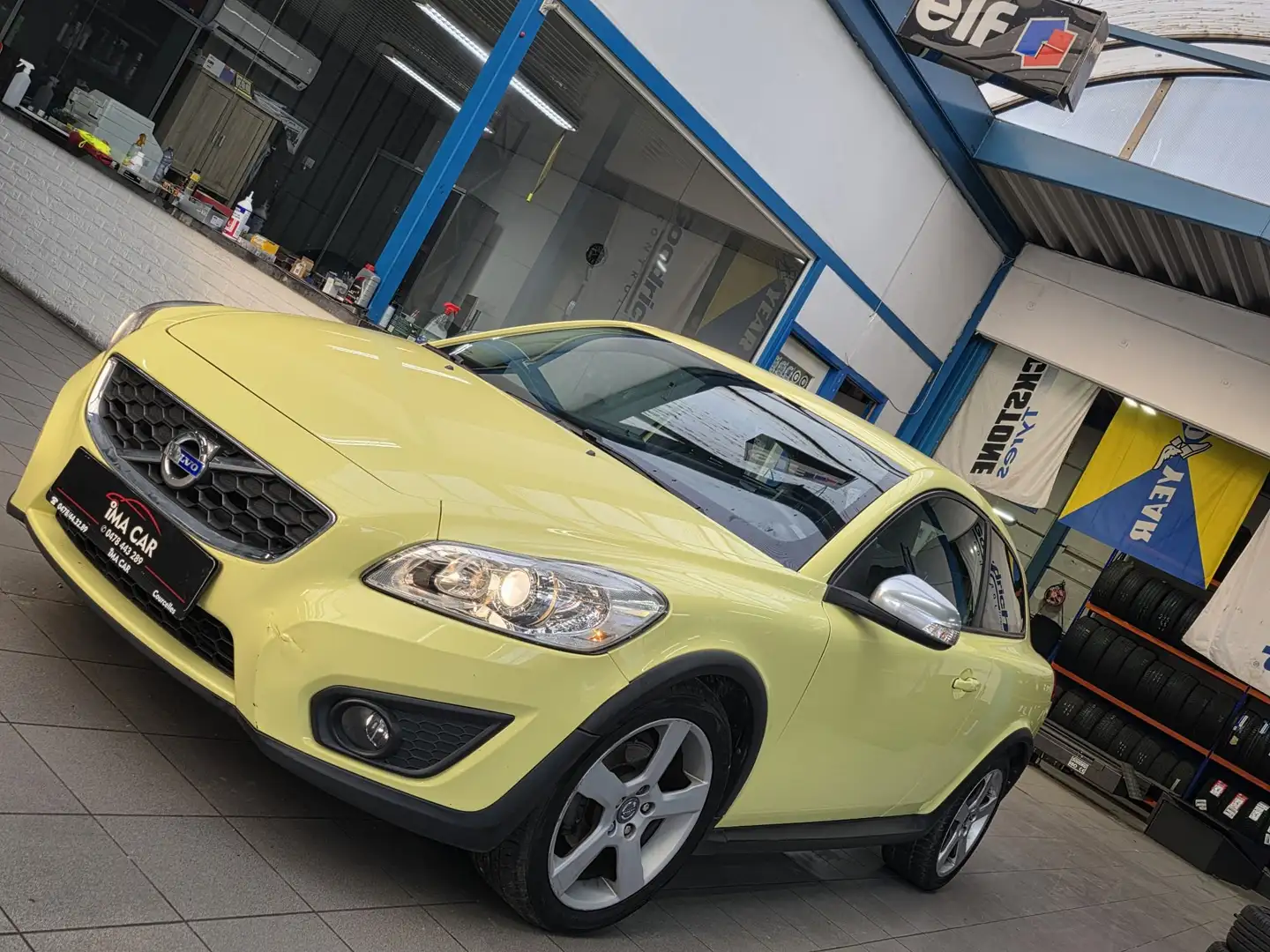 Volvo C30 C30 1.6 D2 R-design Gelb - 2