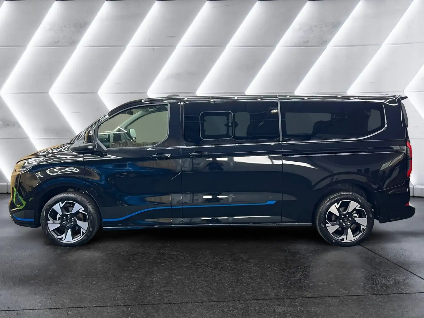 Ford Tourneo Custom L2 Sport | PHEV | Bus 8-Sitze | Sofort verfügbar Schwarz - 2