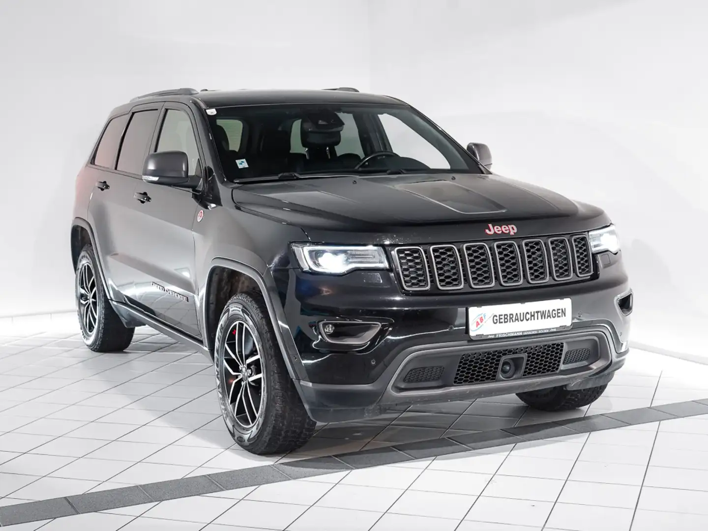 Jeep Grand Cherokee Trailhawk Schwarz - 2