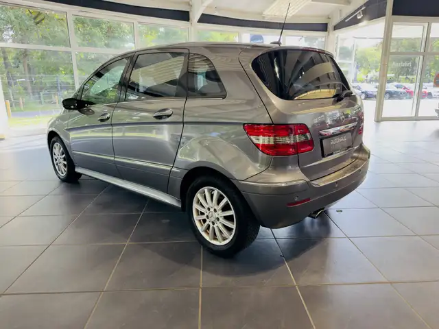 Mercedes-Benz B-Class view 4