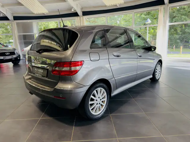 Mercedes-Benz B-Class view 5