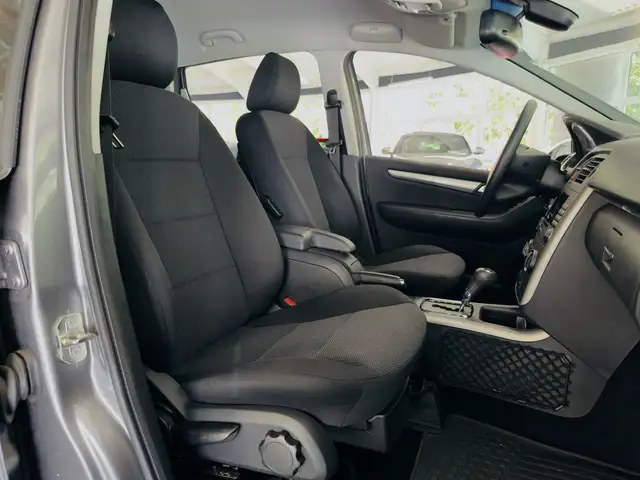 Mercedes-Benz B-Class view 12