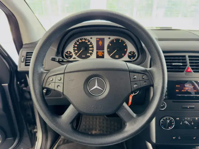 Mercedes-Benz B-Class view 15