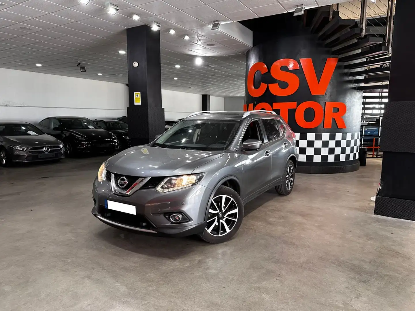 Nissan X-Trail 1.6 dCi 360 4x2 Gris - 2