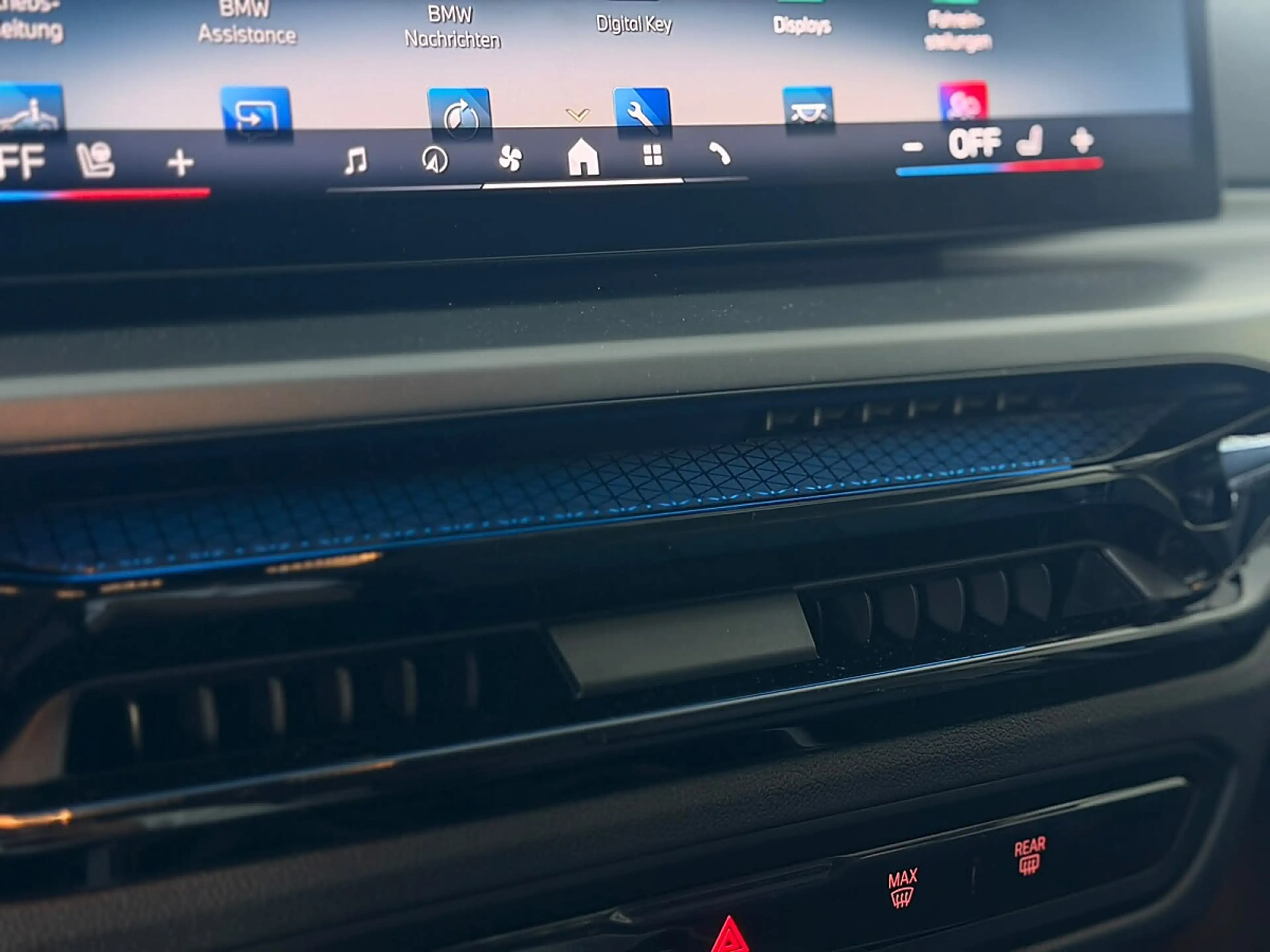 BMW i4 Gran Coupe - 35 e *H-KARDON*HEAD UP*SKYSCRAPER ... — photo 15