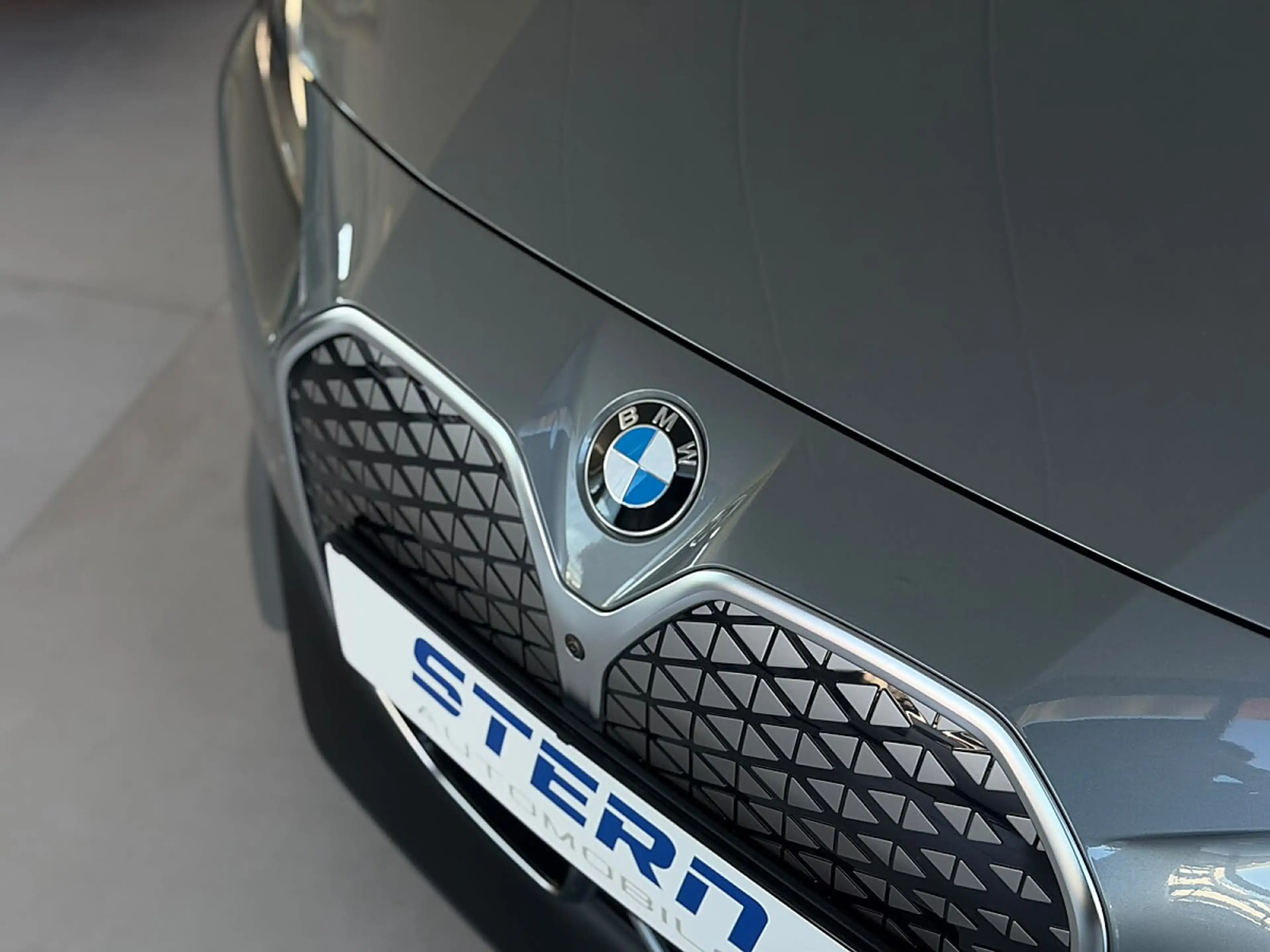BMW i4 Gran Coupe - 35 e *H-KARDON*HEAD UP*SKYSCRAPER ... — photo 8