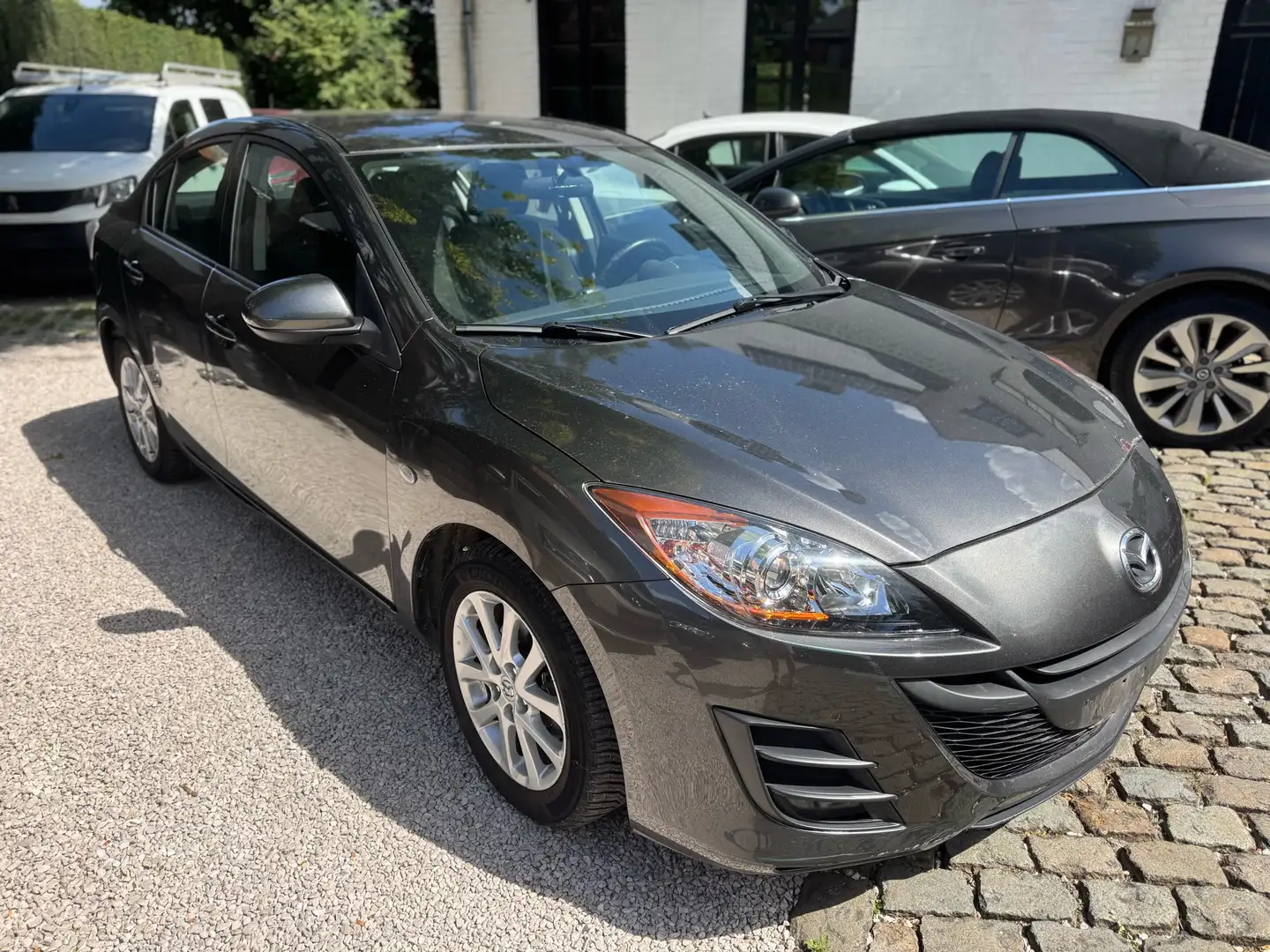 Mazda 3 1.6i - 101000KM - Airco - Trekhaak - GARANTIE Beige - 2