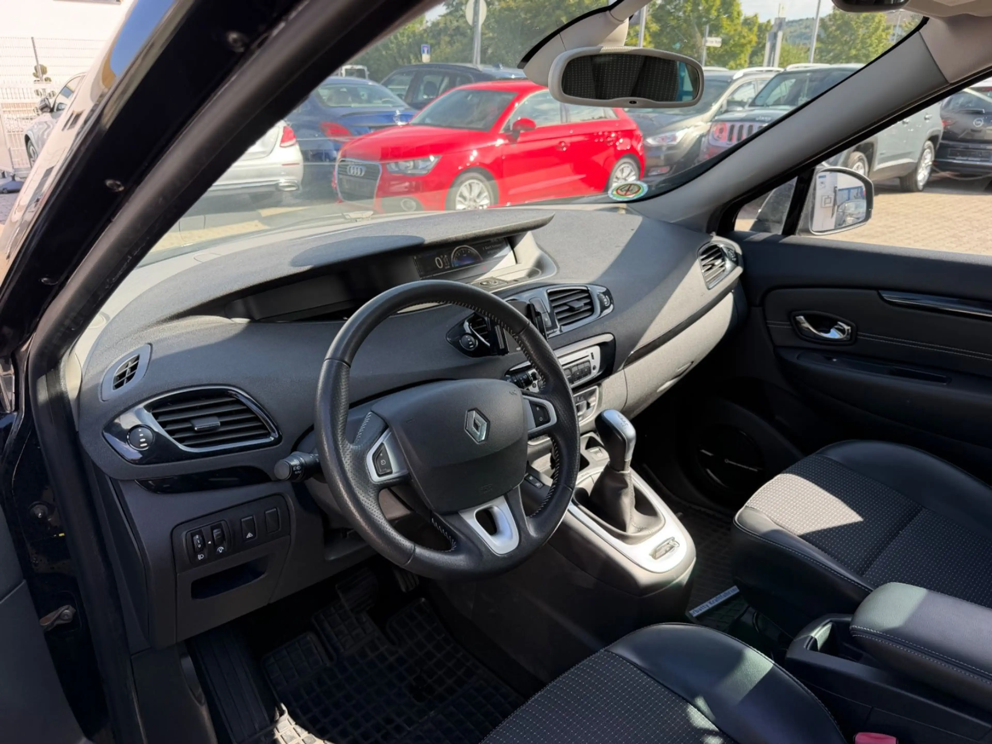 Renault Grand Scenic 1.5 dCi Bose Edition — photo 11
