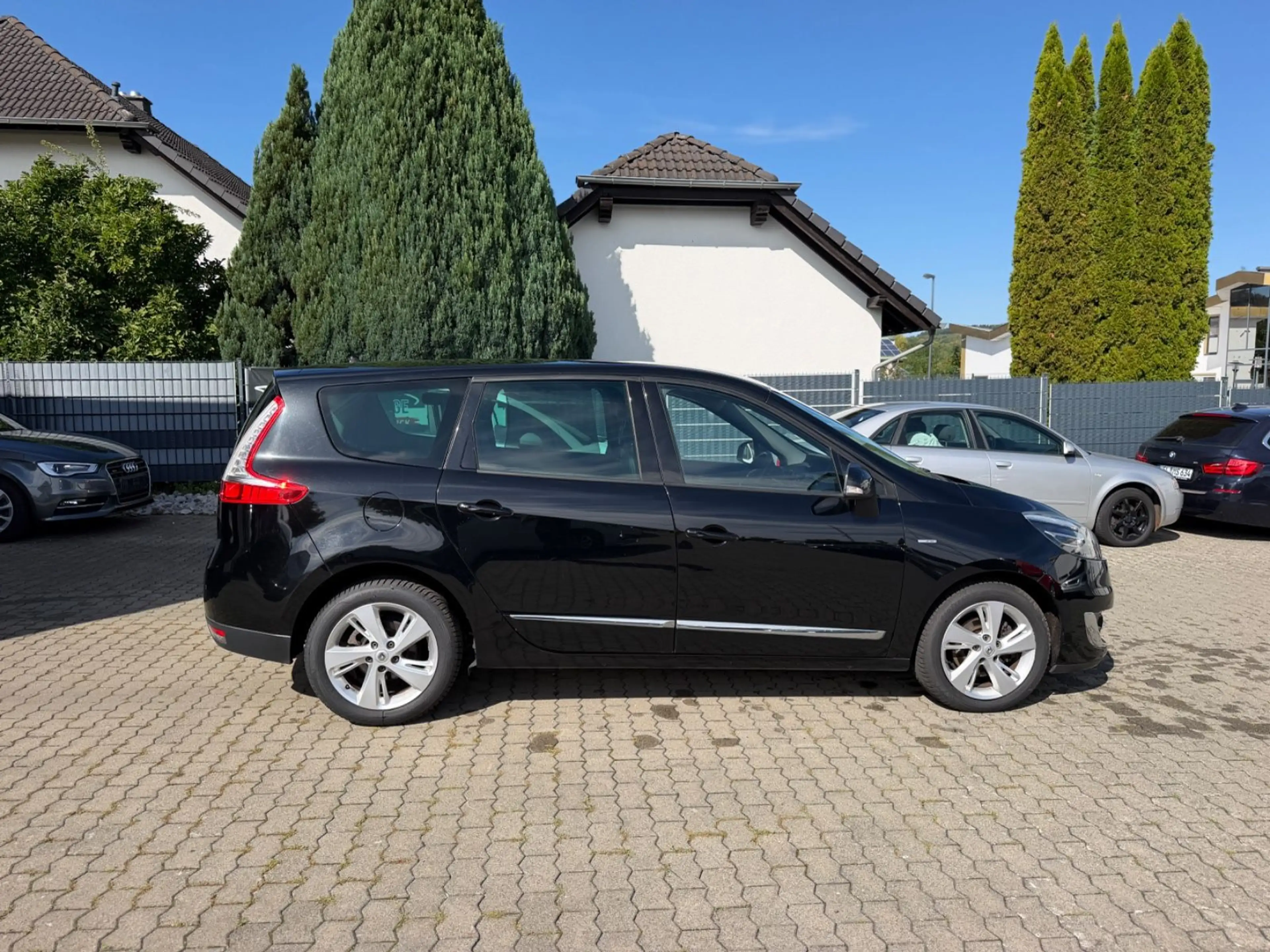Renault Grand Scenic 1.5 dCi Bose Edition — photo 6
