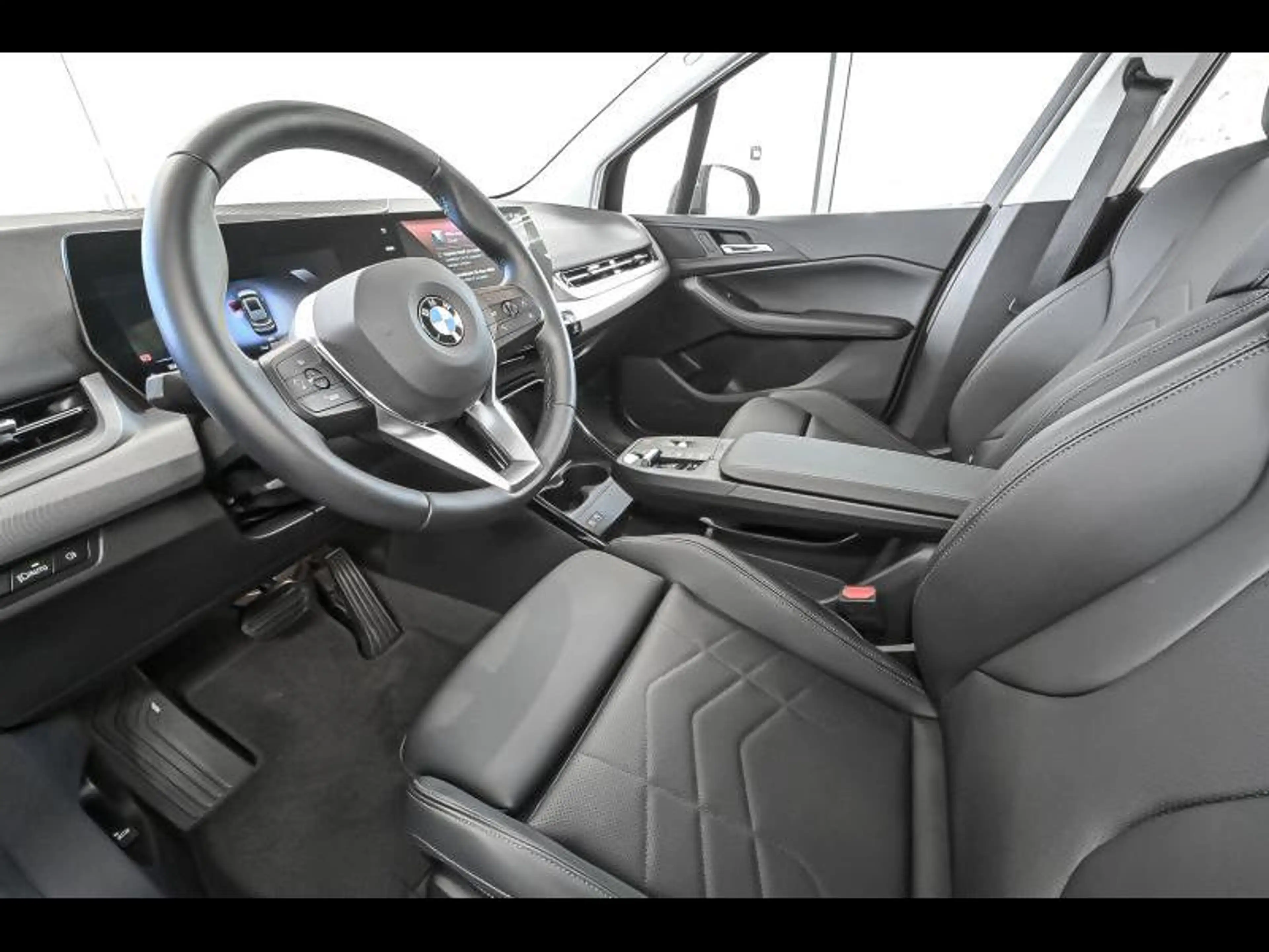 BMW 216 Active Tourer — photo 6