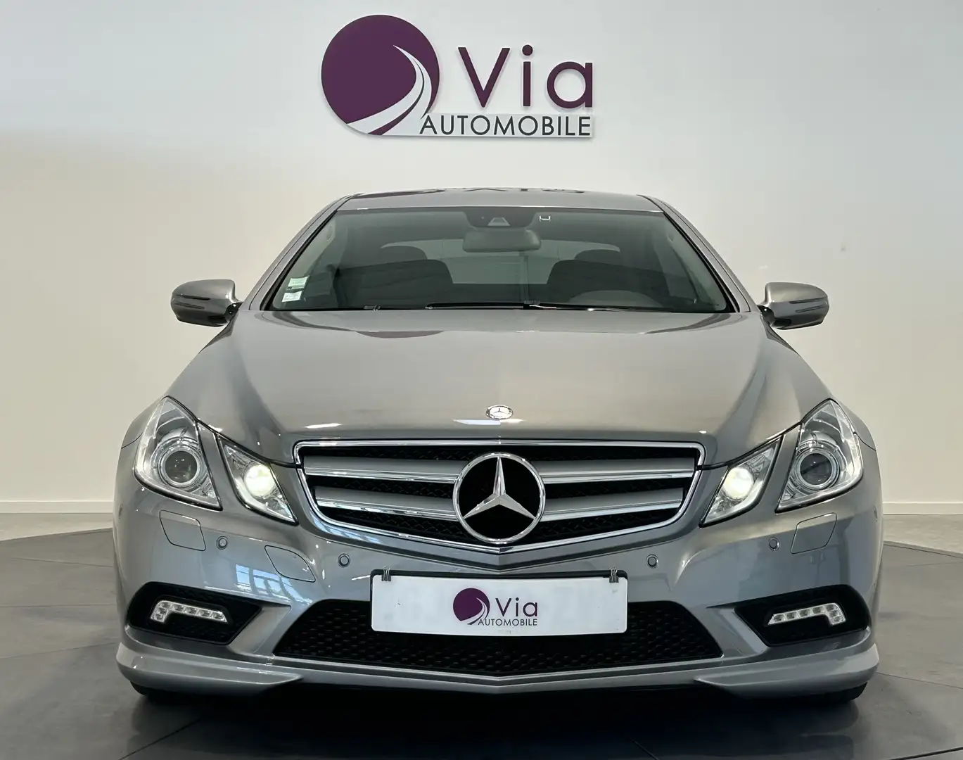 Mercedes-Benz E 250 250 CDI BlueEfficiency - SUIVI COMPLET MERCEDES Grau - 2