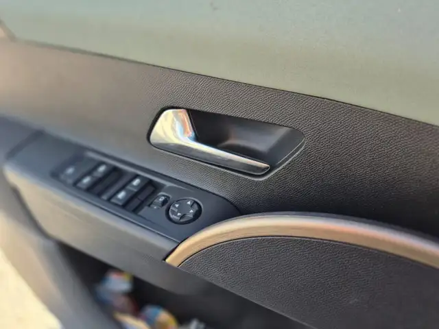 Lancia Ypsilon view 11