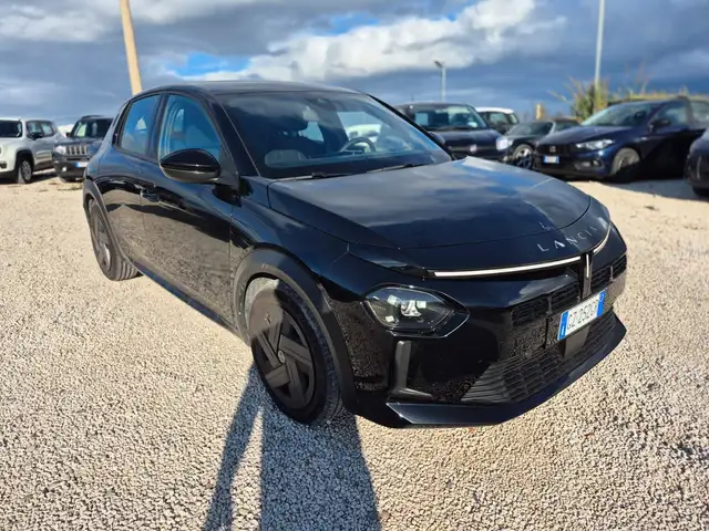 Lancia Ypsilon view 9