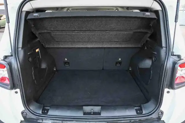 Jeep Renegade view 5