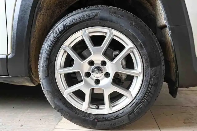 Jeep Renegade view 6
