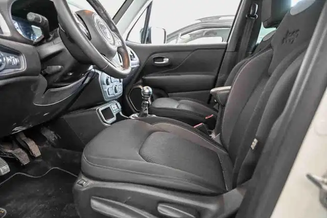 Jeep Renegade view 9