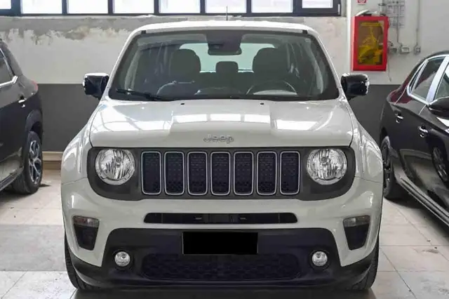Jeep Renegade view 2
