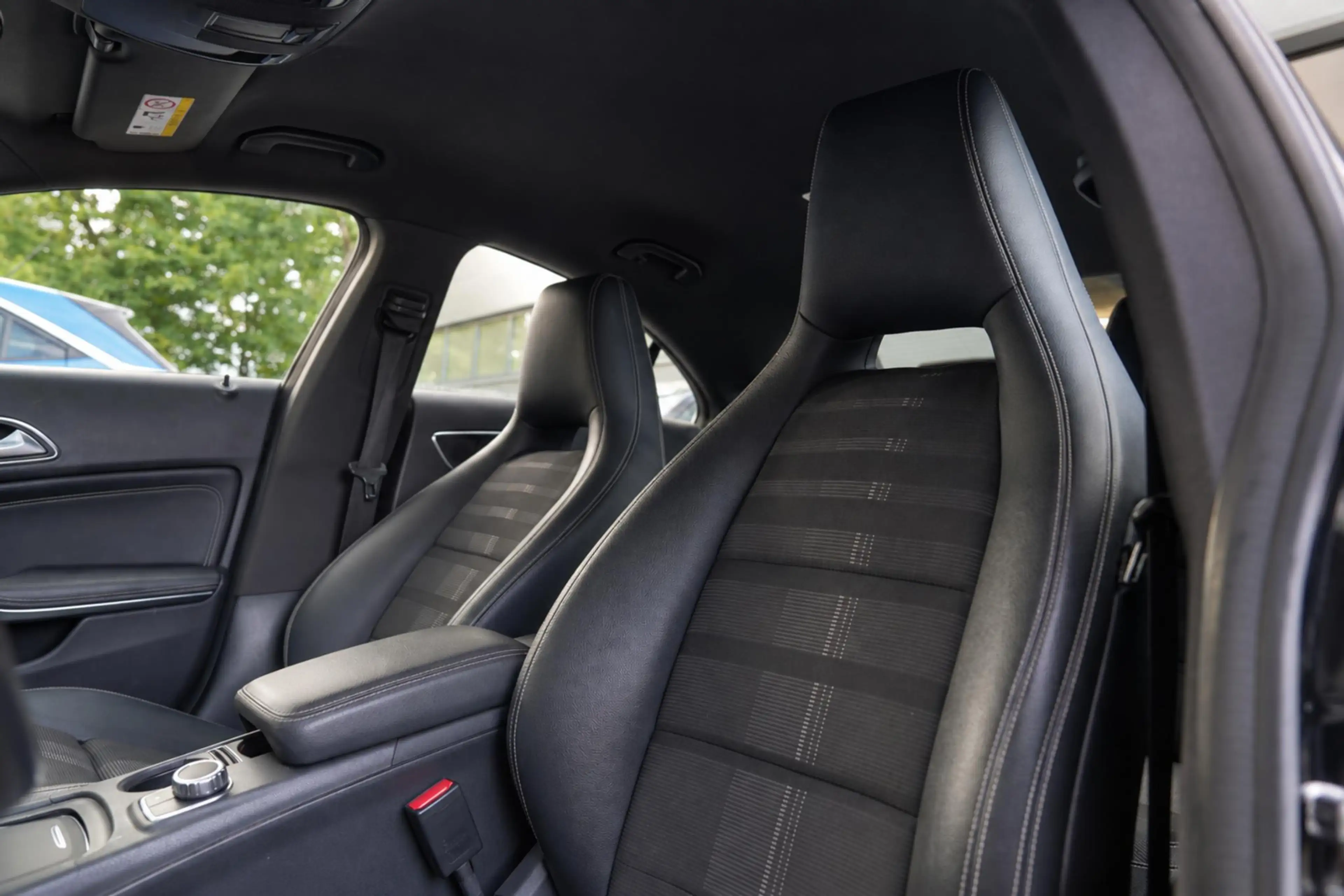 Mercedes-Benz CLA 180 Business Solution |Camera|Stoelverwarming|Keyless| — photo 7