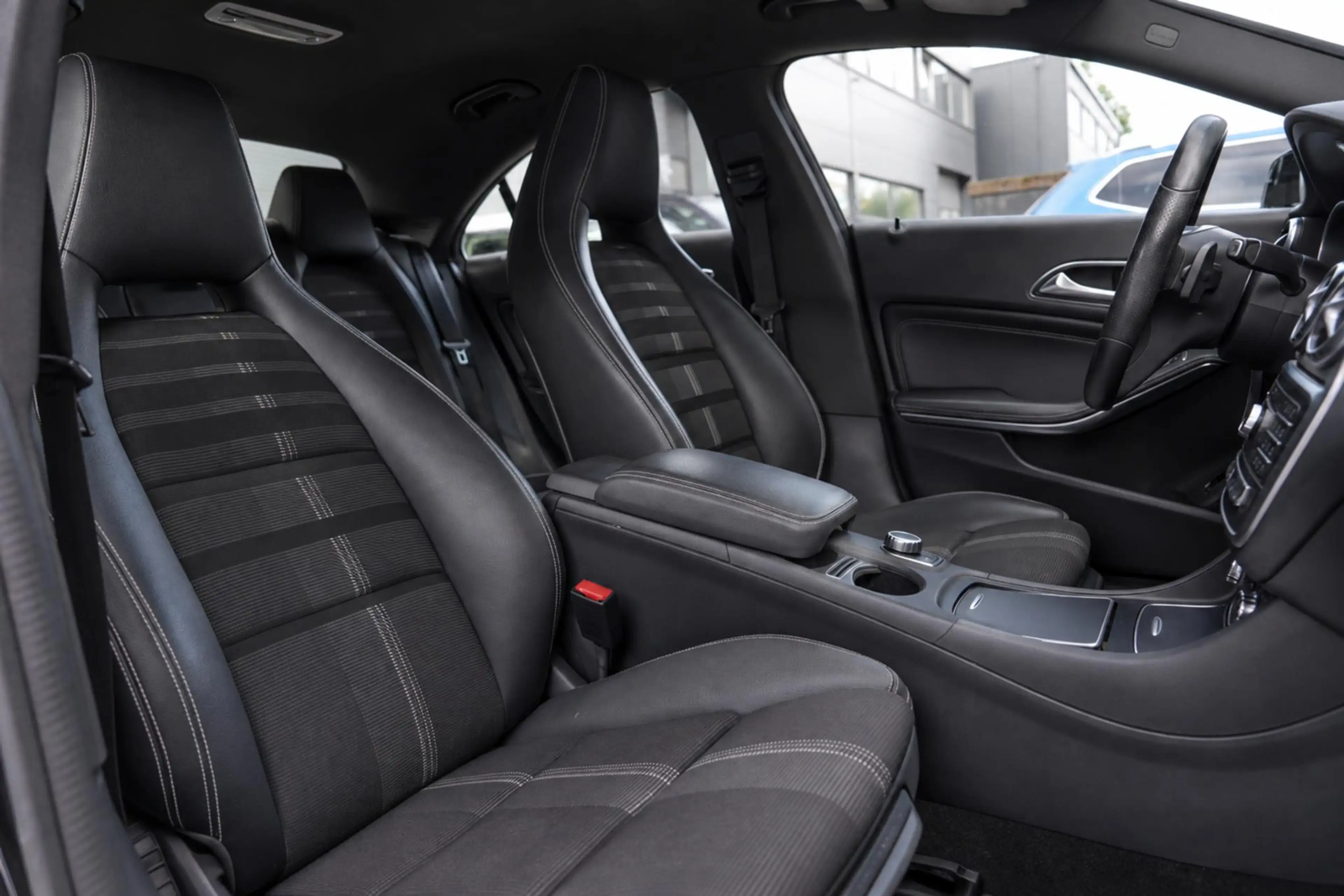 Mercedes-Benz CLA 180 Business Solution |Camera|Stoelverwarming|Keyless| — photo 6