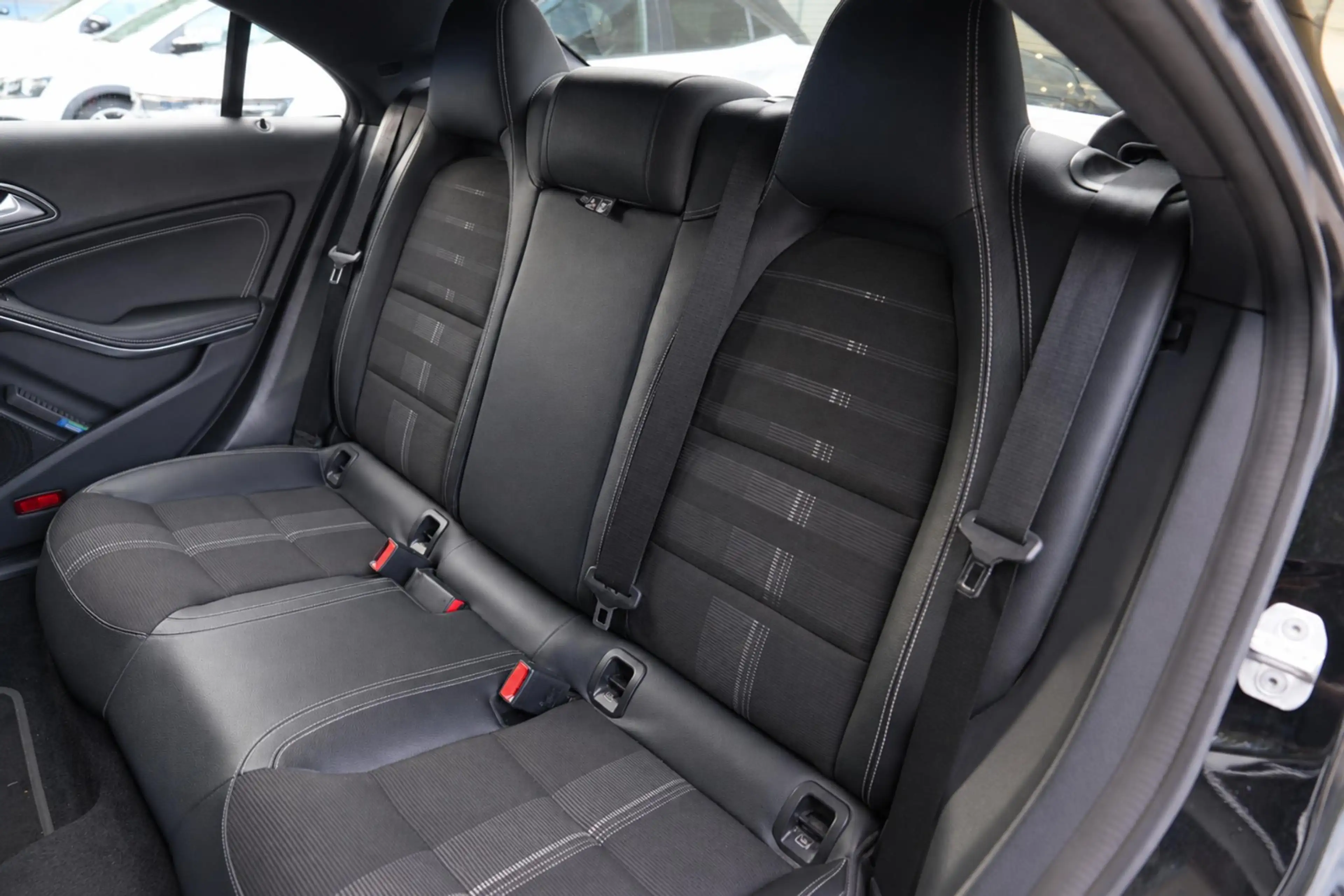 Mercedes-Benz CLA 180 Business Solution |Camera|Stoelverwarming|Keyless| — photo 9