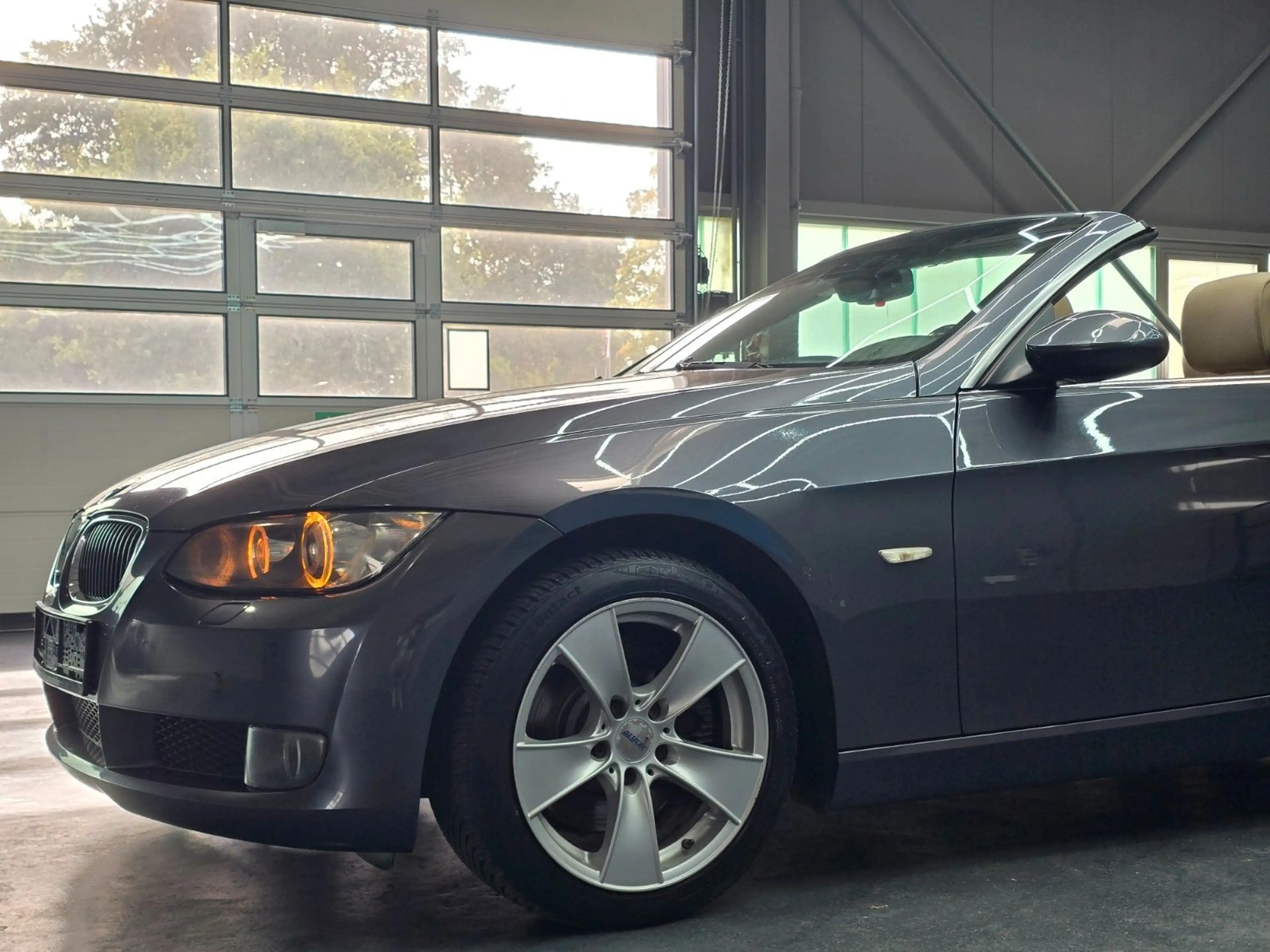 BMW 325 i Cabrio/Aut./Navi/Leder/Xenon/PDC/SitzHzg — photo 10